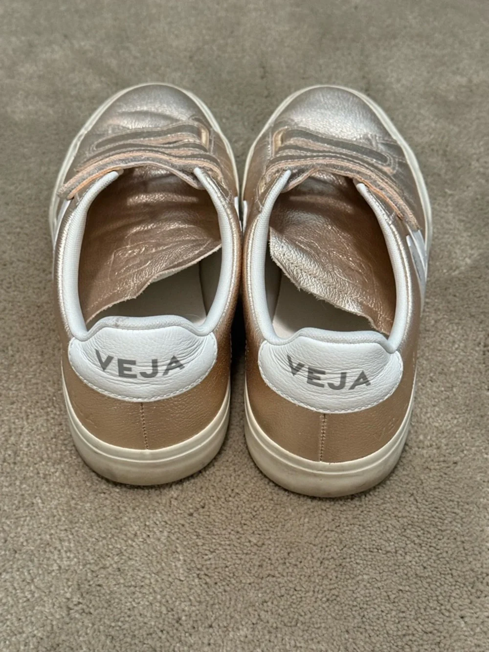 Veja Women’s Metallic Rose Gold Velcro Sneakers 39 - Picture 5 of 5